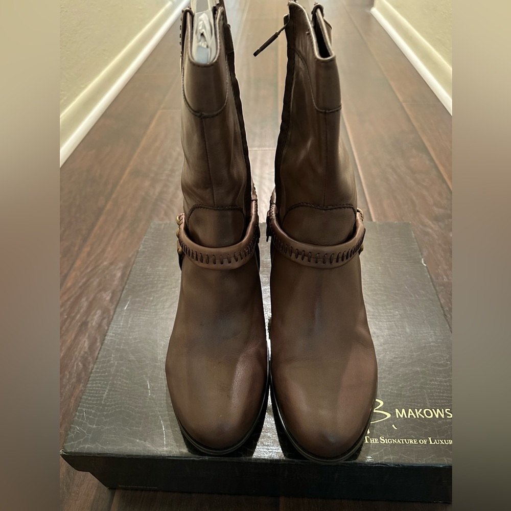 B Makowsky Stylish Boot